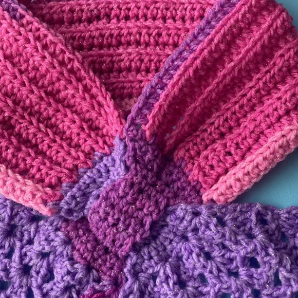 Hand crochet key hole scarf - Picture 2 of 4